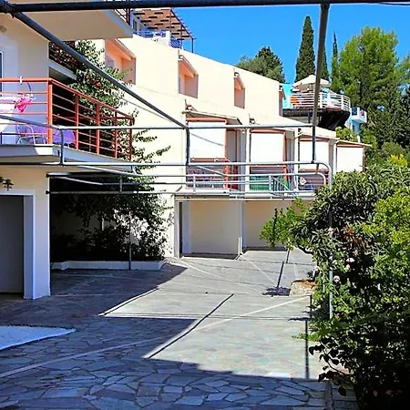 Miranda Apartahotel
